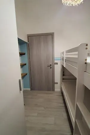 Casa Fronte Mare Sassonia 2 Apartment *